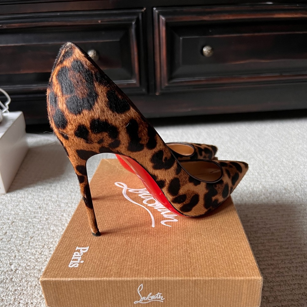 Christian Louboutin DELCOLLETE PONY LEOPARD. beautiful classy shoe.